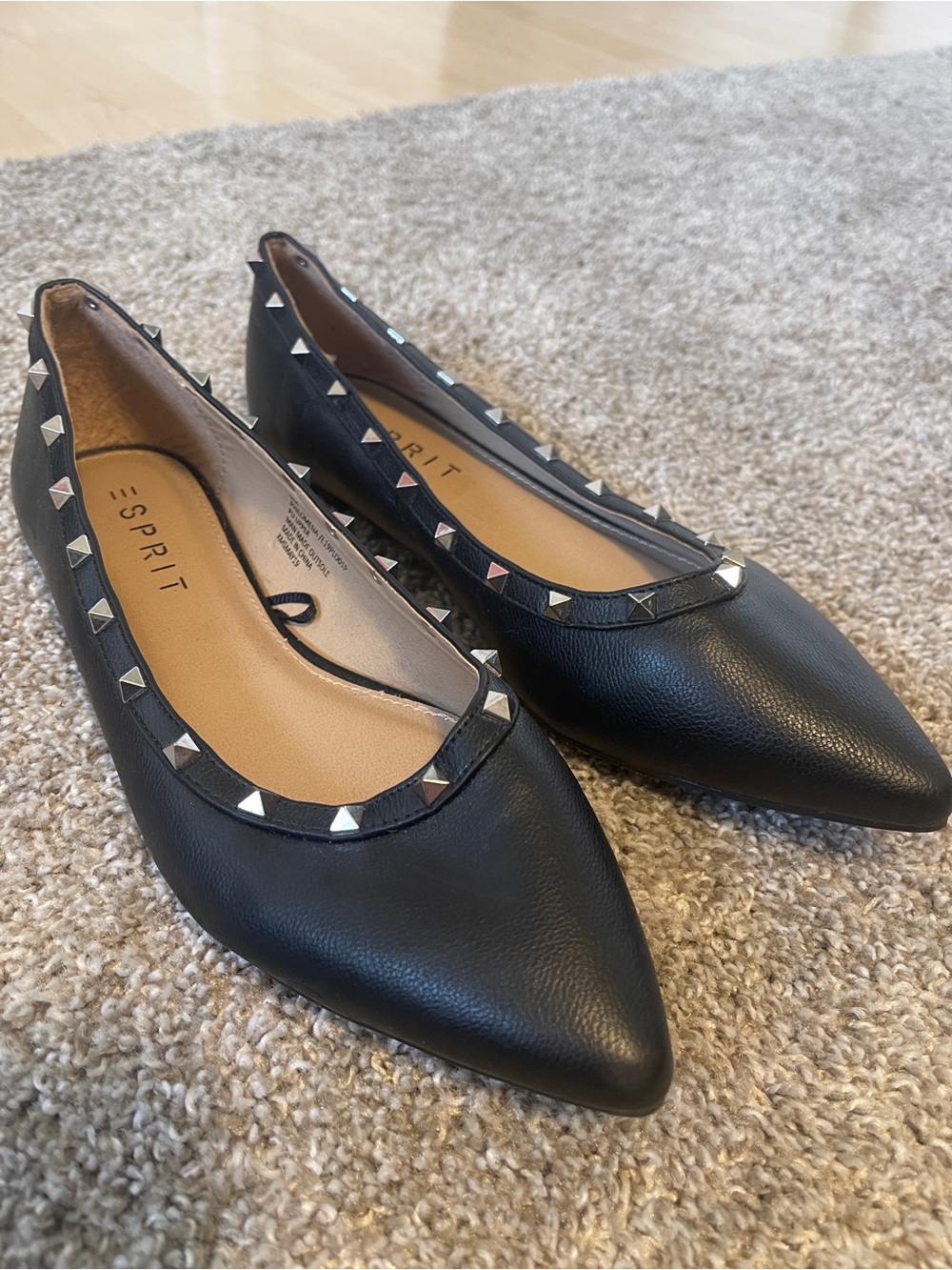 Esprit Black Pointed-Toe Studded Ballet Flats